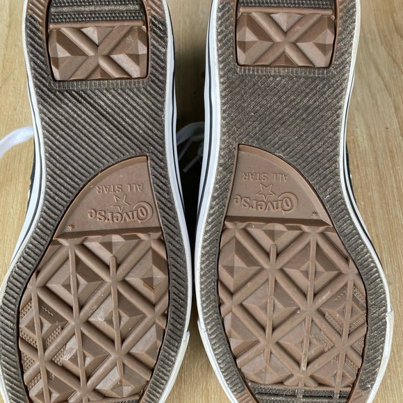 Womens size 7, mens size 5 chuck taylor high top converse double layer tongue - Picture 4 of 6